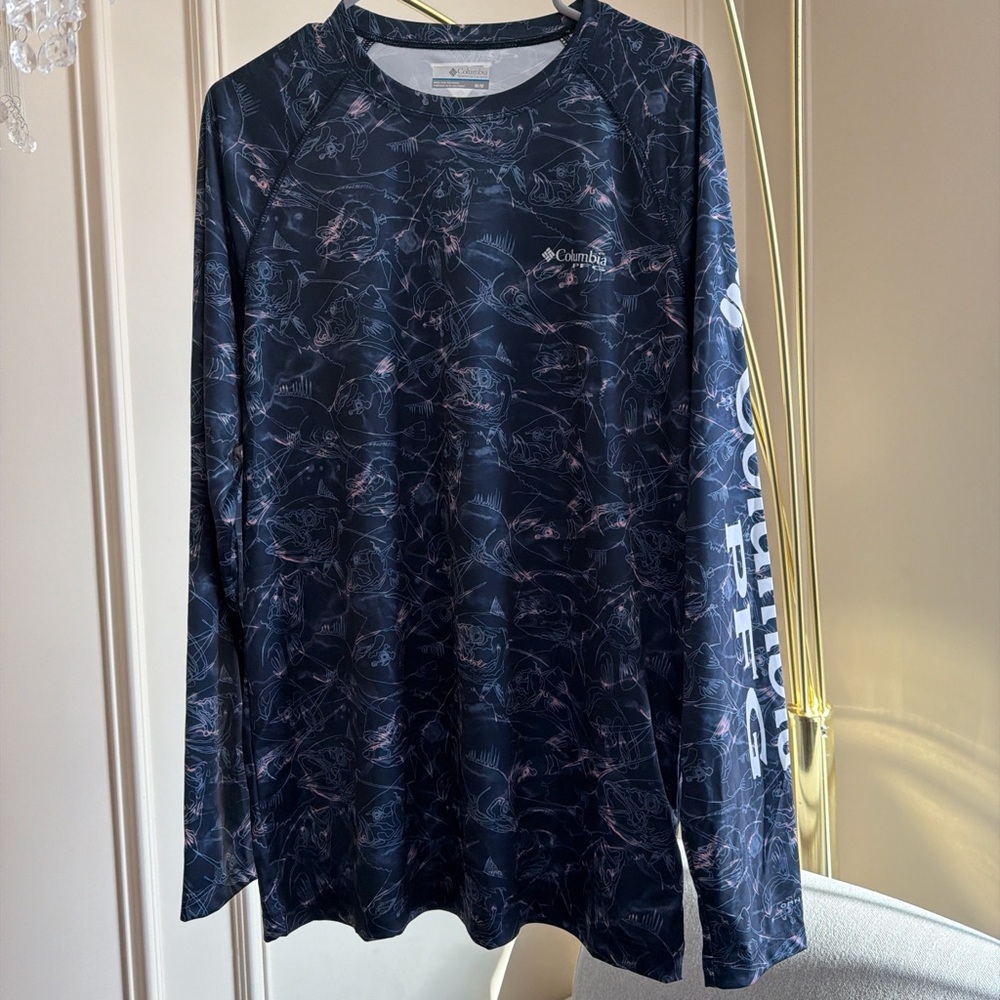 NWT sz M UPF 50+ Columbia Men's Long Sleeve Shirt - navy w/ pink fish imprint